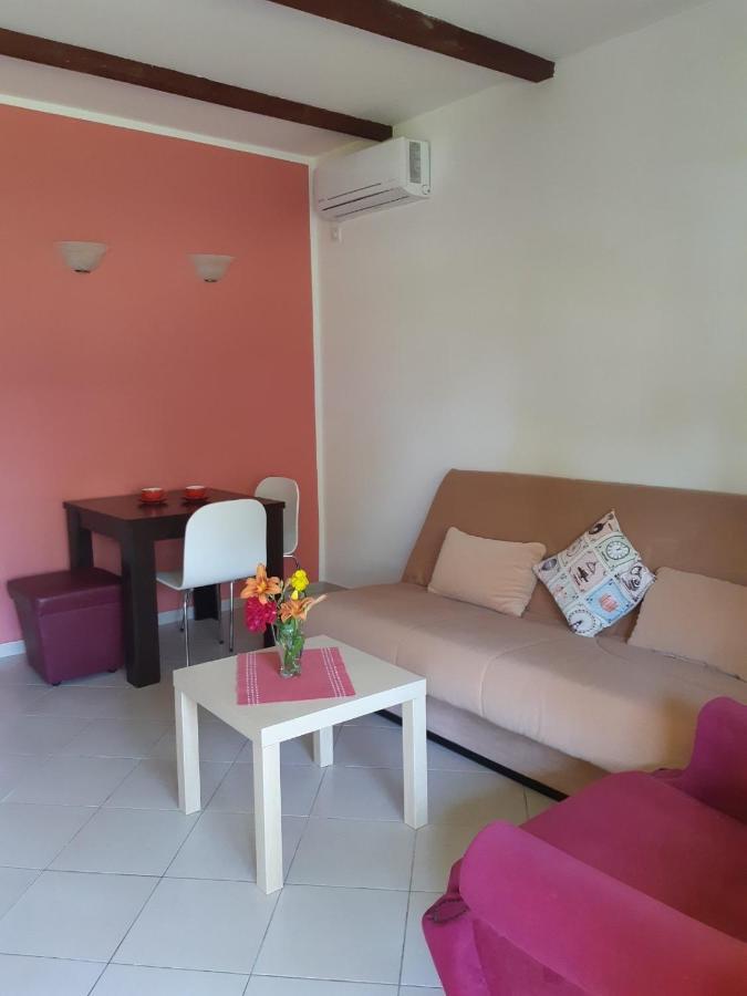 Cvjetni Apartmani Цетине Экстерьер фото