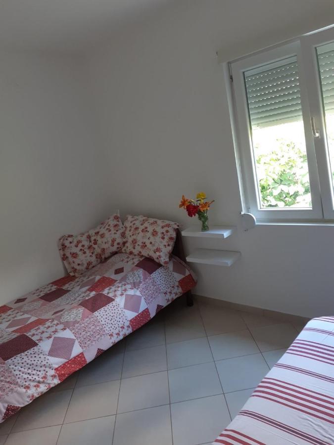 Cvjetni Apartmani Цетине Экстерьер фото