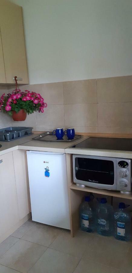 Cvjetni Apartmani Цетине Экстерьер фото