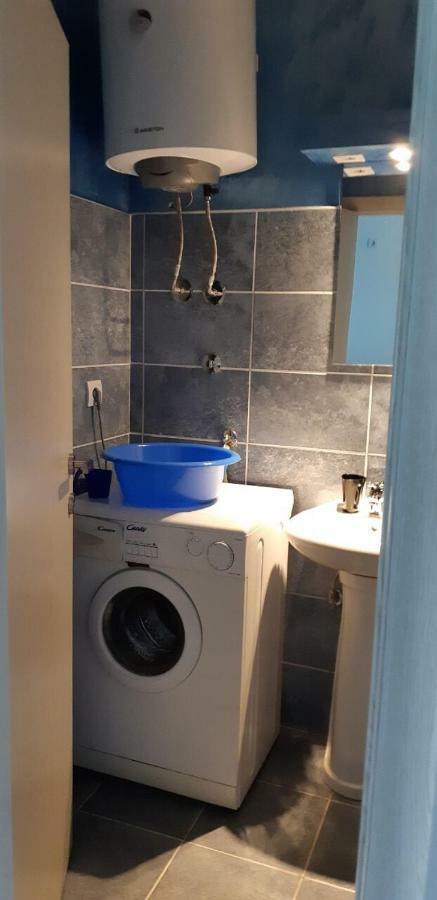 Cvjetni Apartmani Цетине Экстерьер фото
